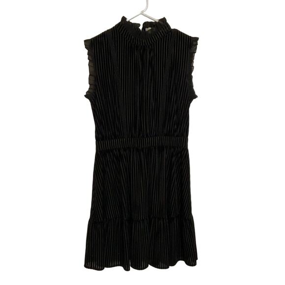 Jade‎ Pleated Black Dress - Picture 1 of 6